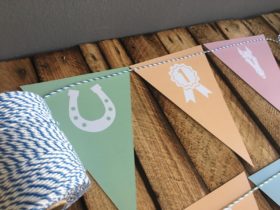 Pferdemotive wohin man nur schaut.